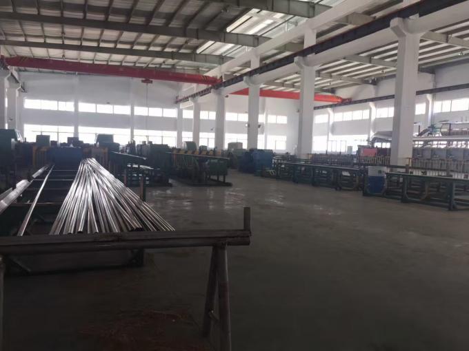 Fixed Length Stainless Steel Seamless Pipe Pickling High Nickel 304L Ni 10.5%