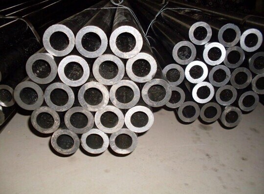 10CrMo910 / 13CrMo44 Heat Exchanger Tubes Round Shape For Boiler Pipe