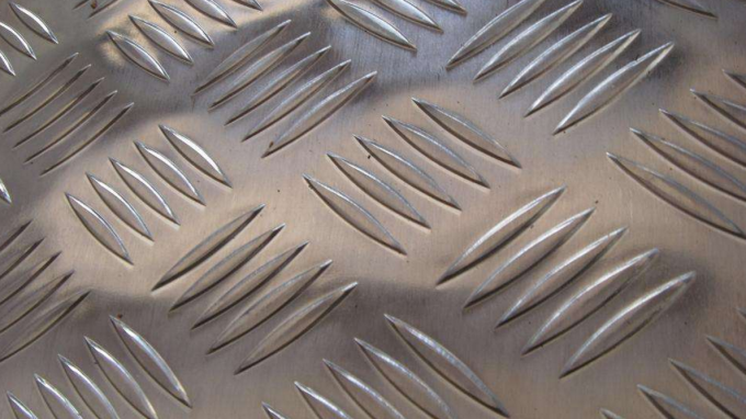 Bright Surface Five Bars Aluminium Checker Plate Sheet 5052 Checker Plate Anti Slip Plate